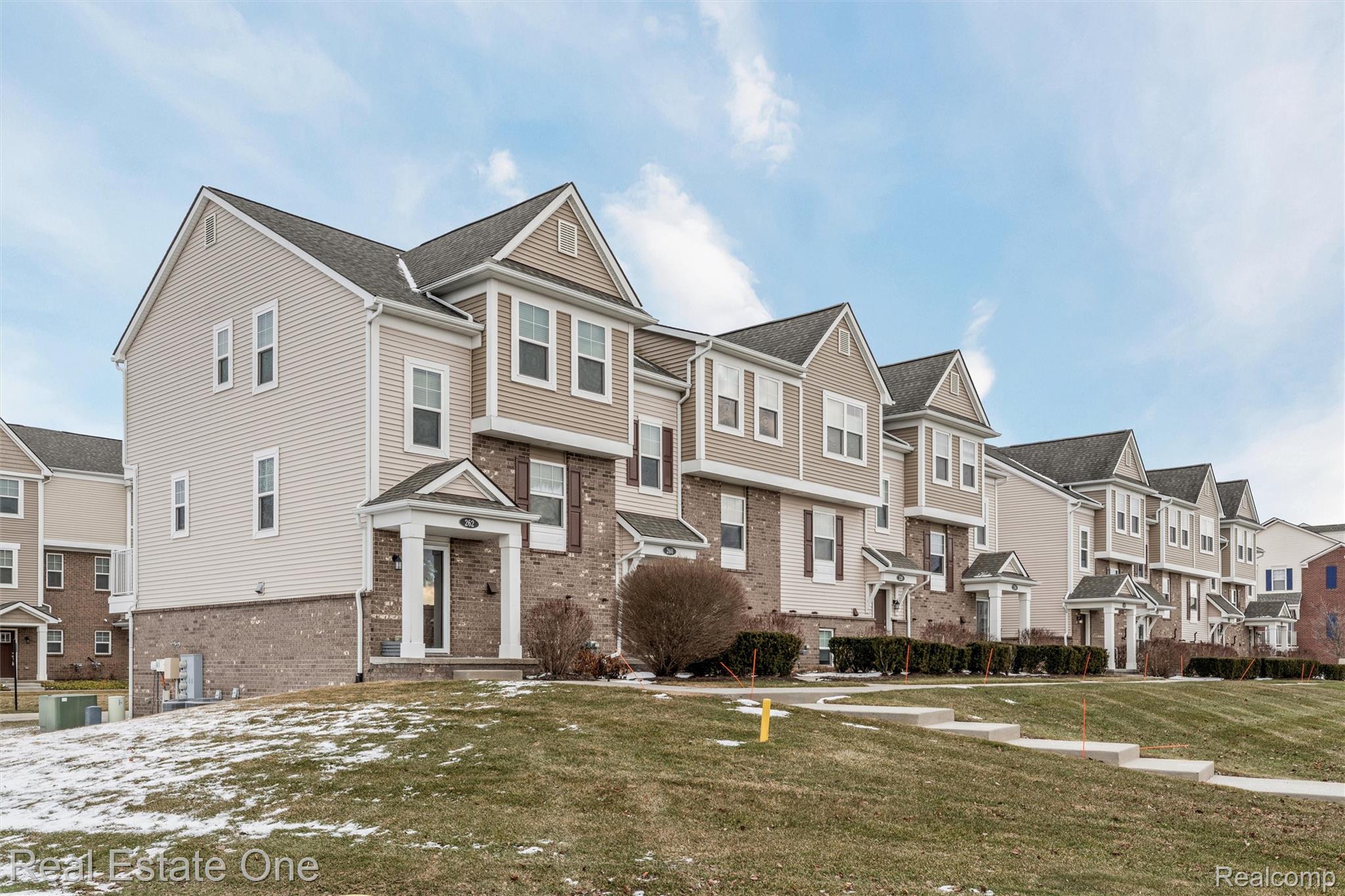 260 Center Boulevard