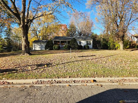 1136 W Rowland Street Grand Blanc City MI 48507