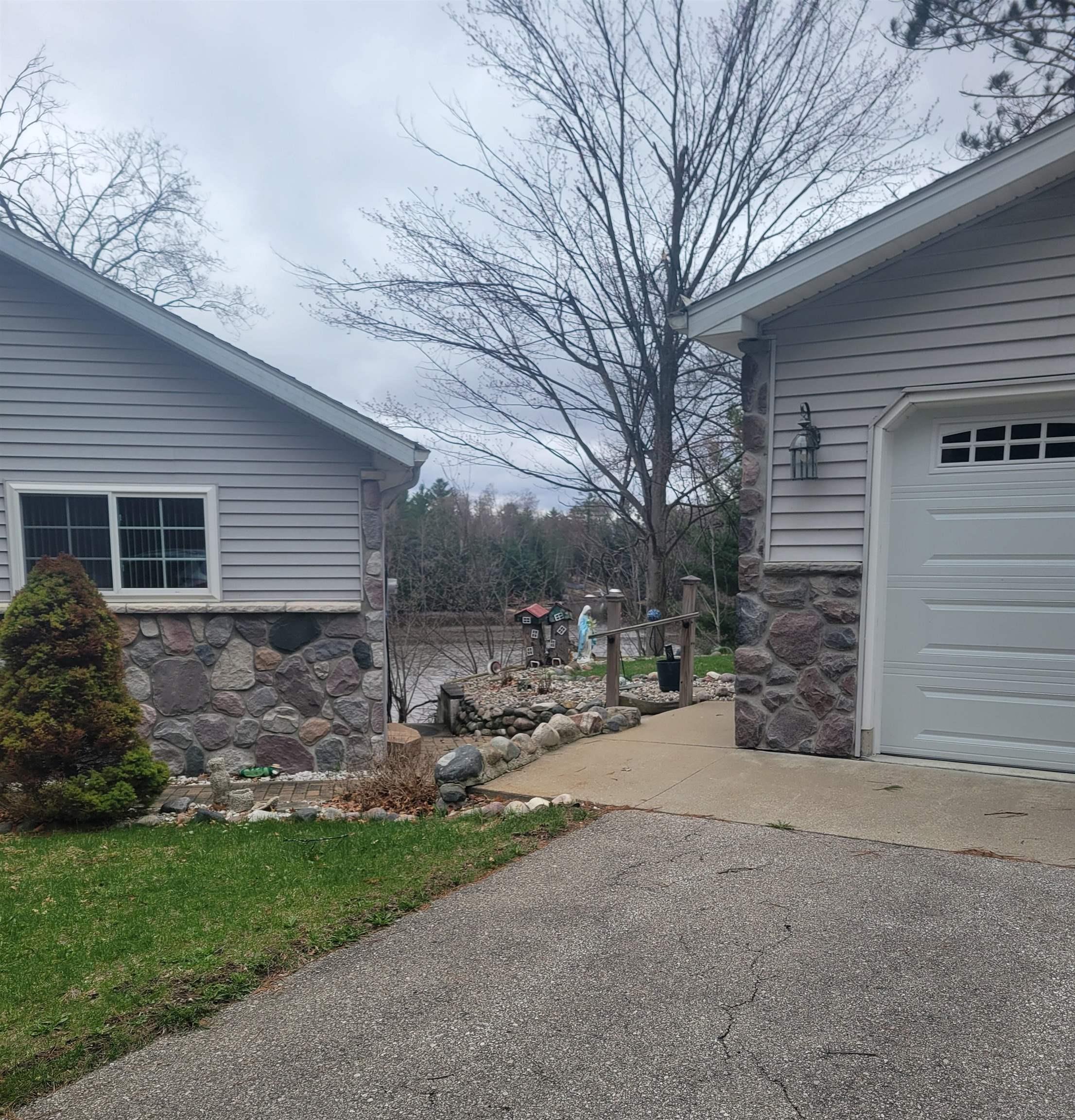 6249 Wolverine Trail