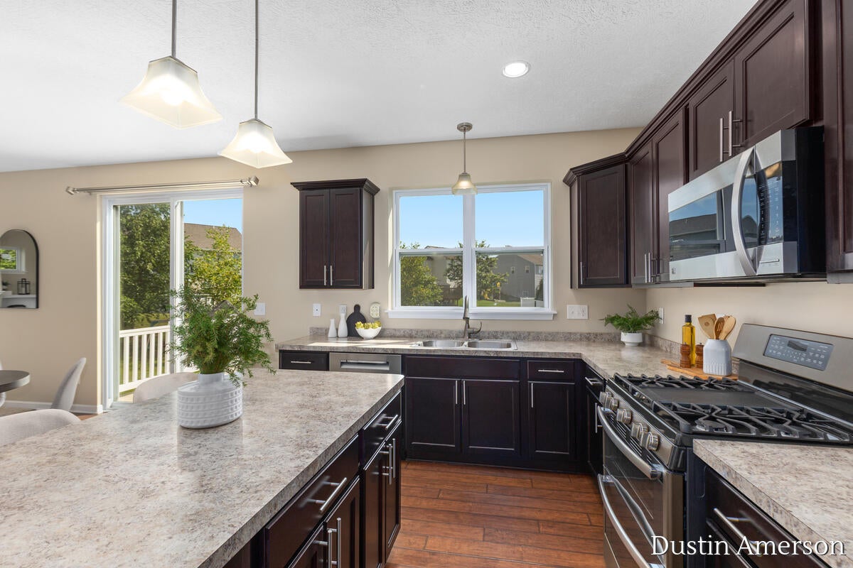 5814 Sage River Court SW
