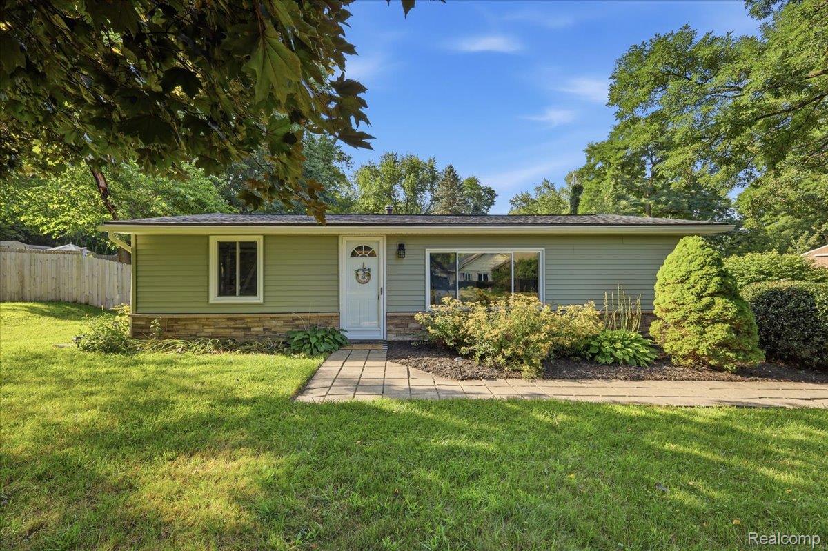 9239 Villa Crest Drive