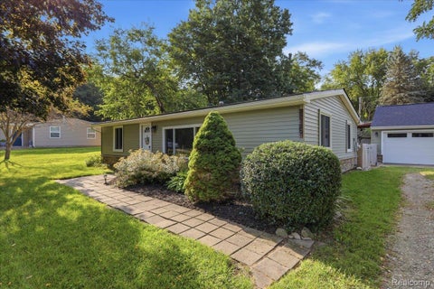 Tiny photo for 9239 Villa Crest Drive, Springfield Charter Township, MI 48346 (MLS # 20261066789)