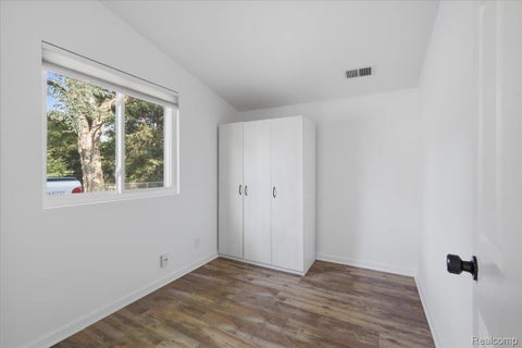 Tiny photo for 9239 Villa Crest Drive, Springfield Charter Township, MI 48346 (MLS # 20261066789)