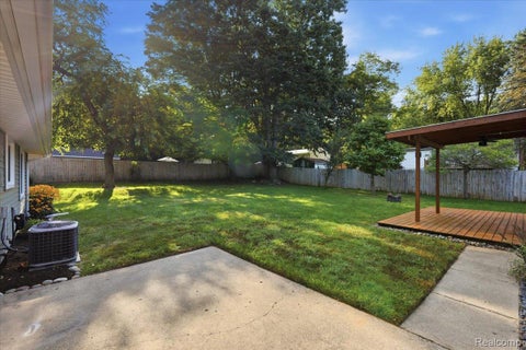 Tiny photo for 9239 Villa Crest Drive, Springfield Charter Township, MI 48346 (MLS # 20261066789)