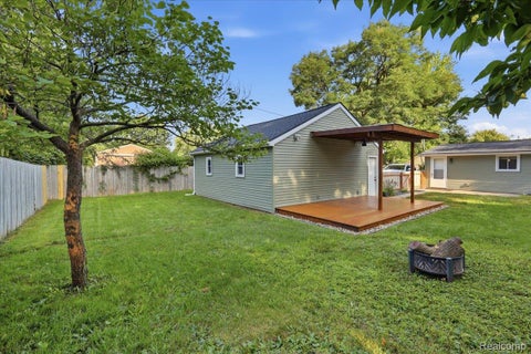 Tiny photo for 9239 Villa Crest Drive, Springfield Charter Township, MI 48346 (MLS # 20261066789)