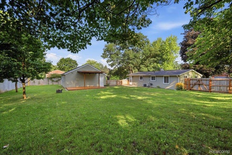 Tiny photo for 9239 Villa Crest Drive, Springfield Charter Township, MI 48346 (MLS # 20261066789)