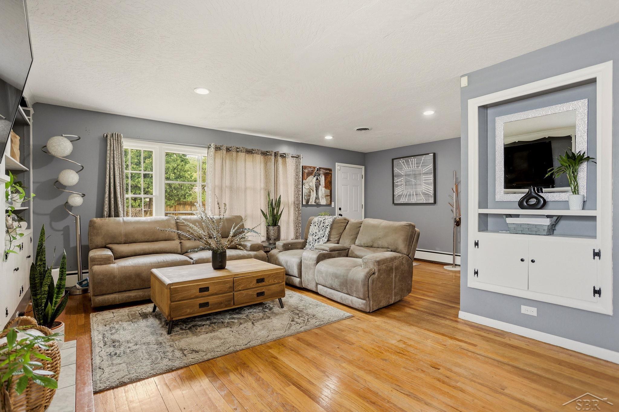 1111 E Washburn Place