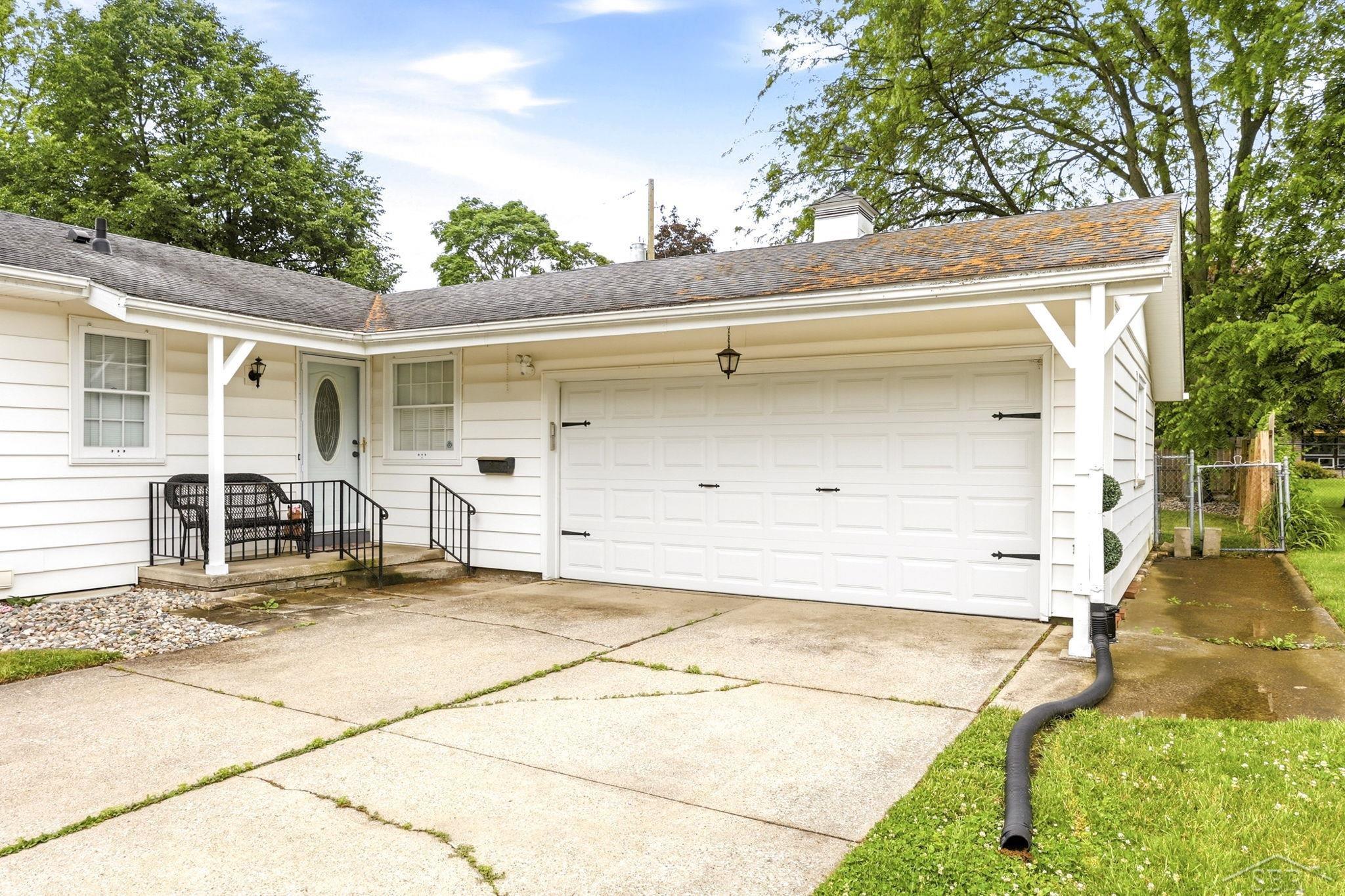 1111 E Washburn Place
