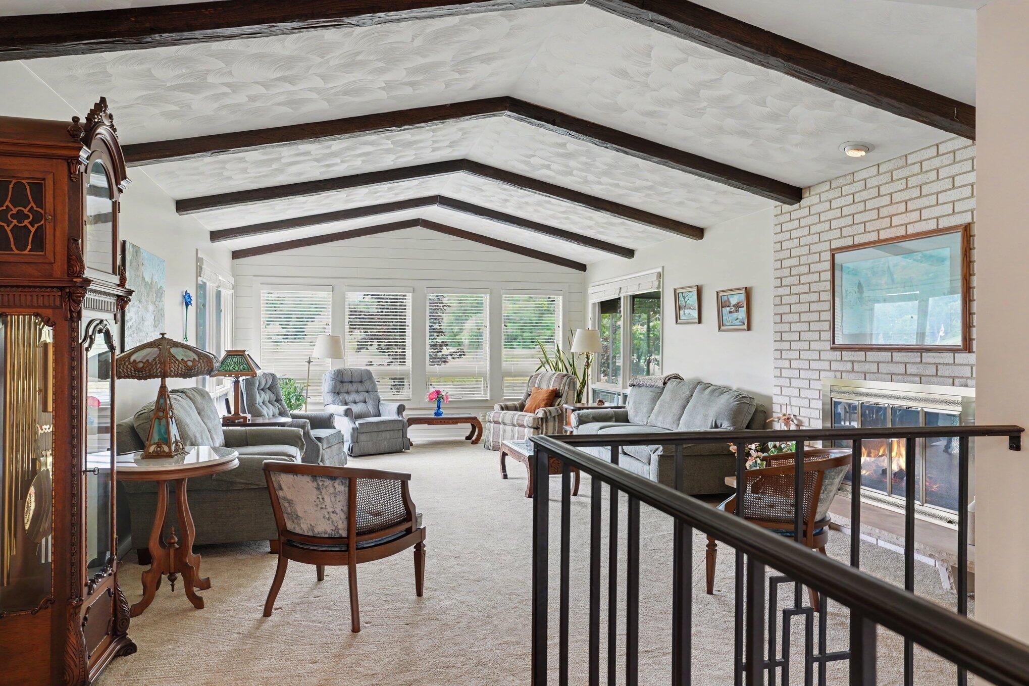 4216 Lake Forest Drive