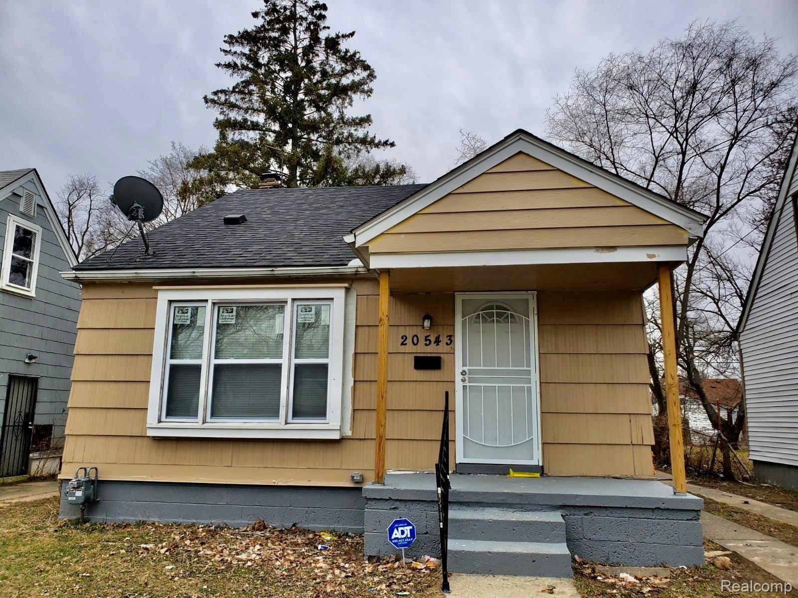 20543 LINDSAY Street