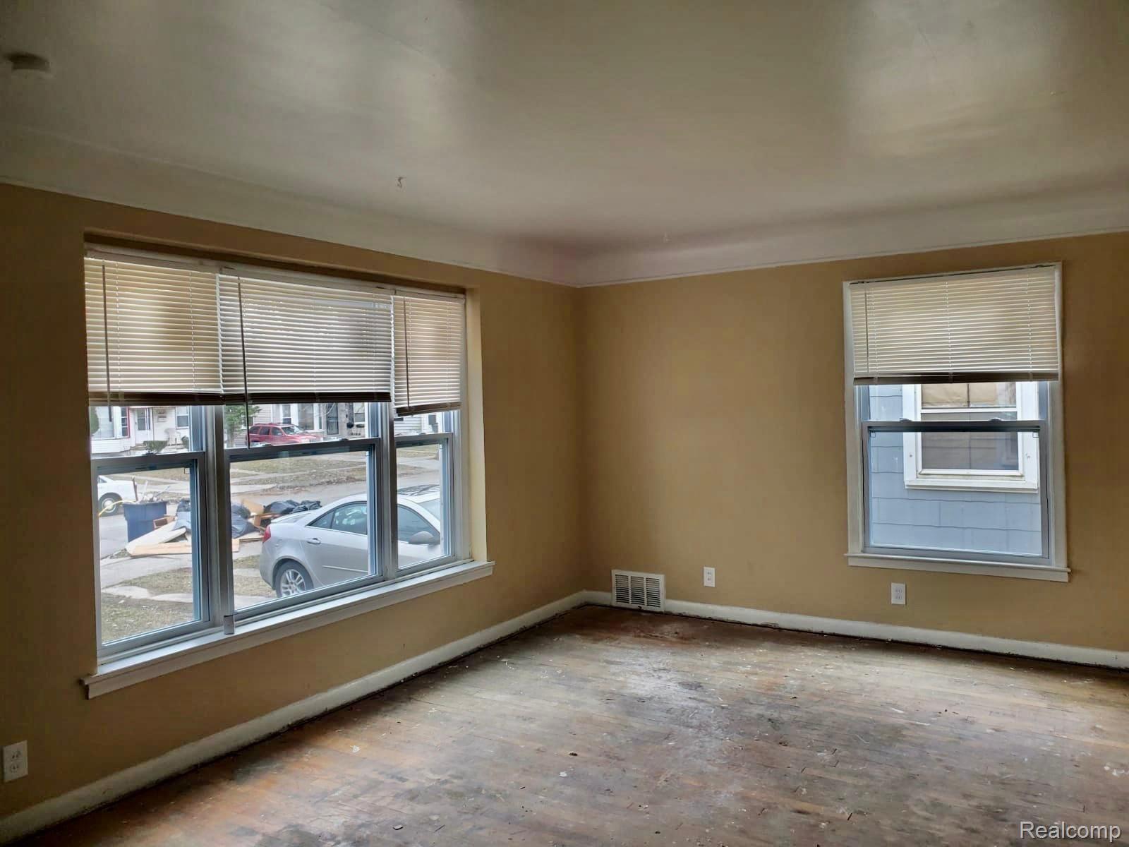 20543 LINDSAY Street