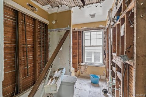 Tiny photo for 880 Algonquin Street, Detroit City, MI 48215 (MLS # 20261010204)