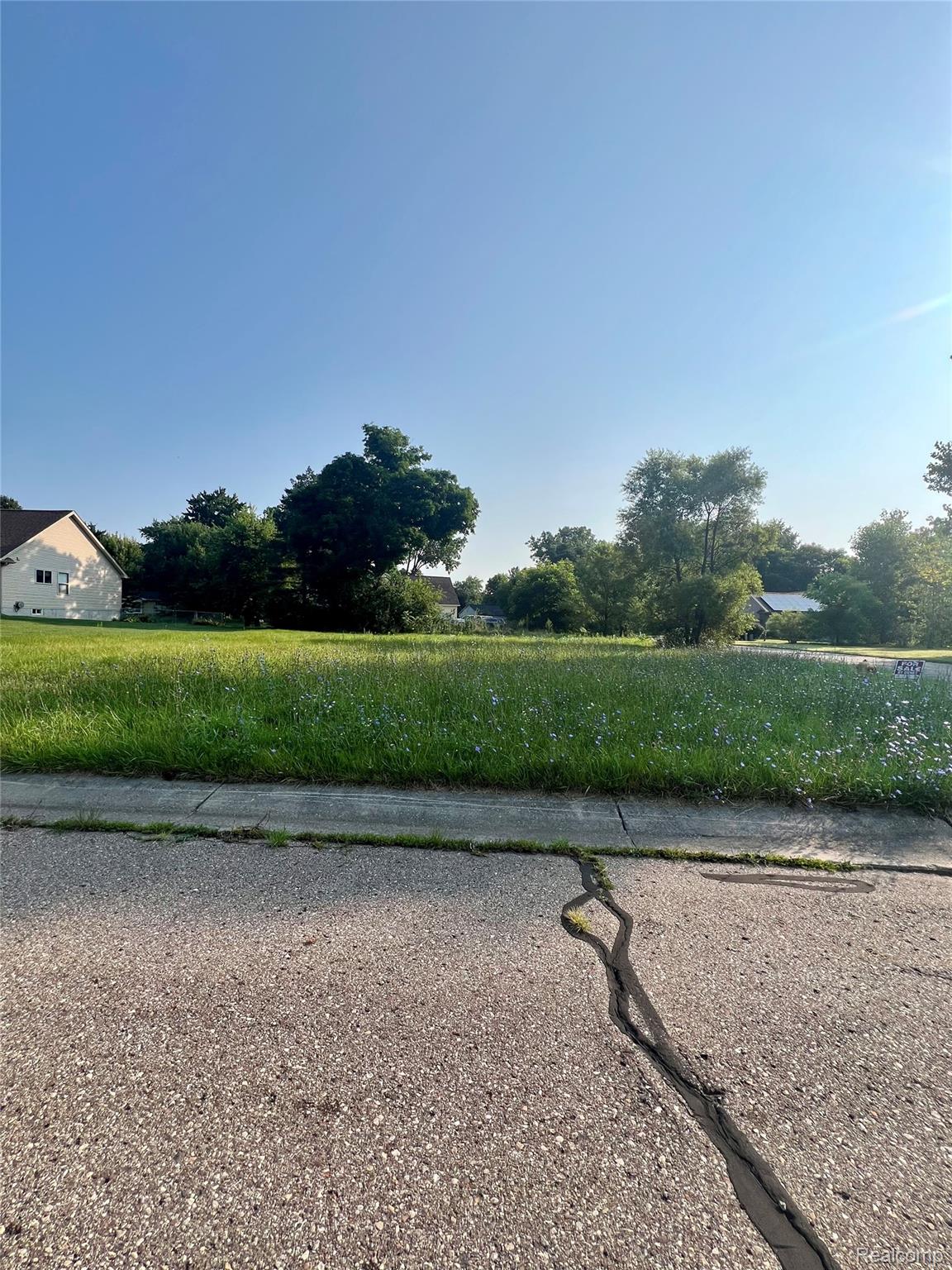 1 Whisper Ridge Court