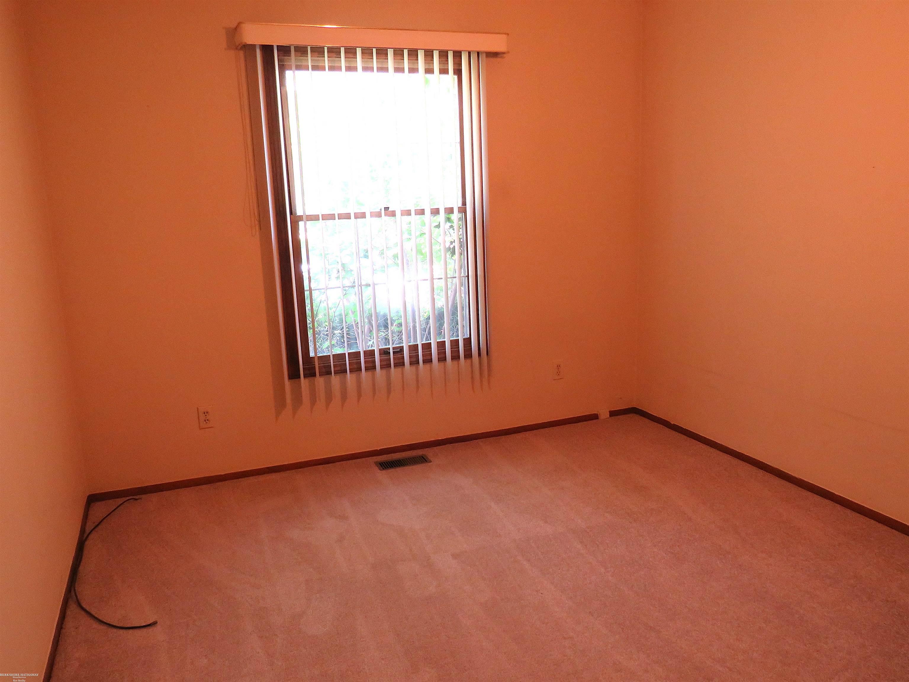 Warren City, Michigan 48092, United States, 3 Bedrooms Bedrooms, ,2 BathroomsBathrooms,Residential,Pending,148685