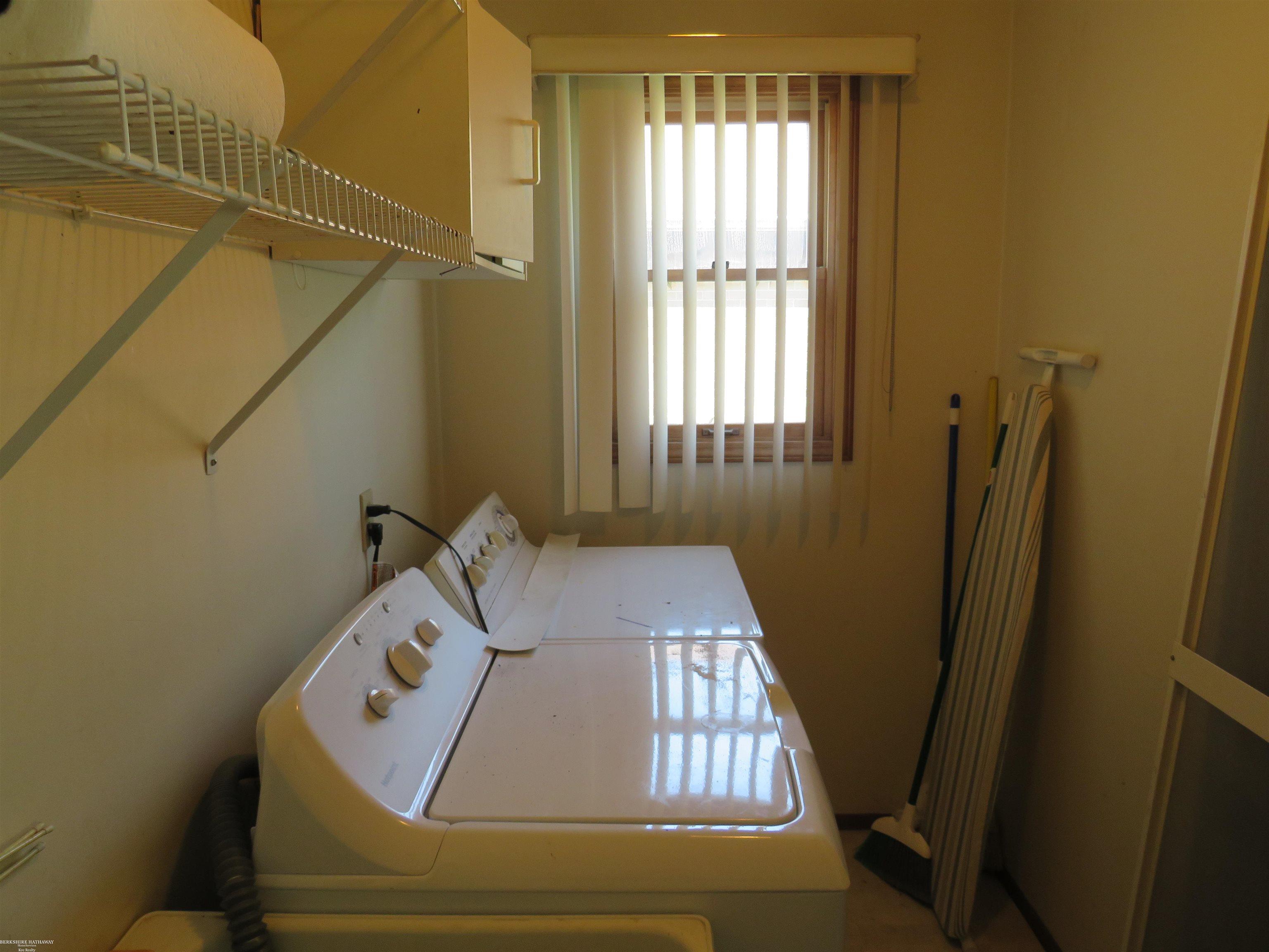 Warren City, Michigan 48092, United States, 3 Bedrooms Bedrooms, ,2 BathroomsBathrooms,Residential,Pending,148685