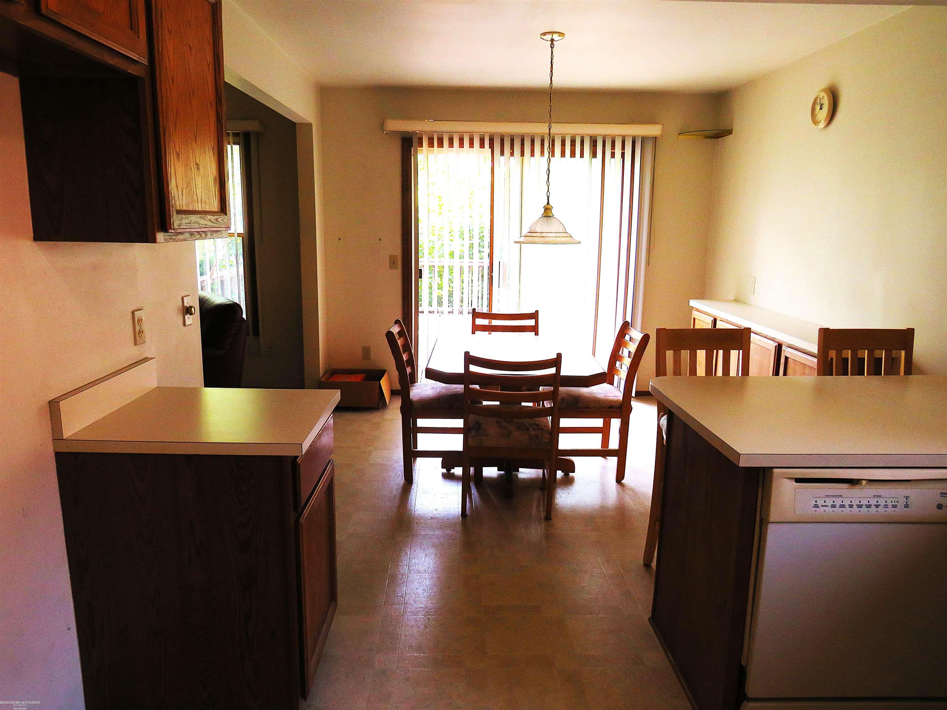 Warren City, Michigan 48092, United States, 3 Bedrooms Bedrooms, ,2 BathroomsBathrooms,Residential,Pending,148685