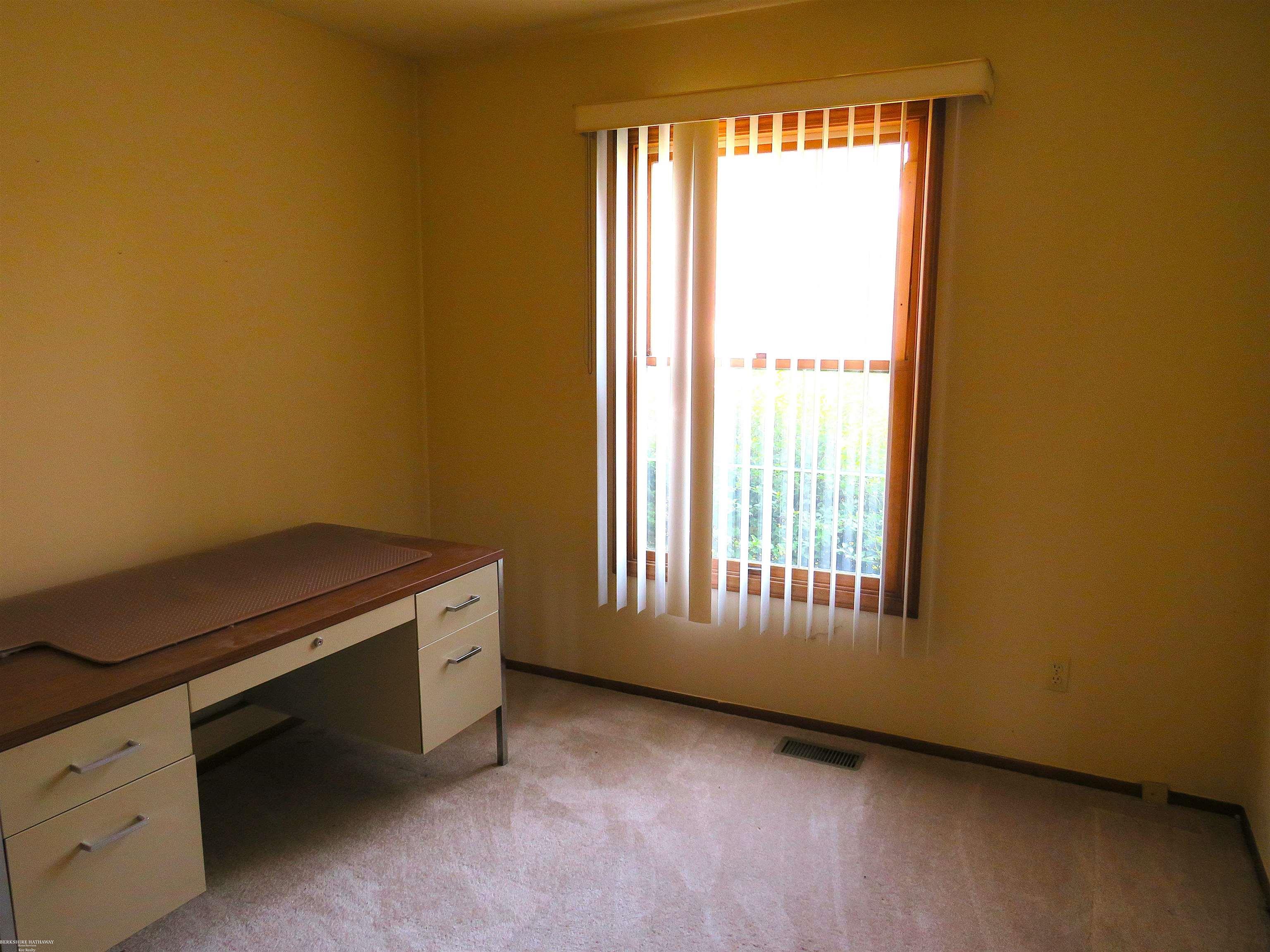 Warren City, Michigan 48092, United States, 3 Bedrooms Bedrooms, ,2 BathroomsBathrooms,Residential,Pending,148685