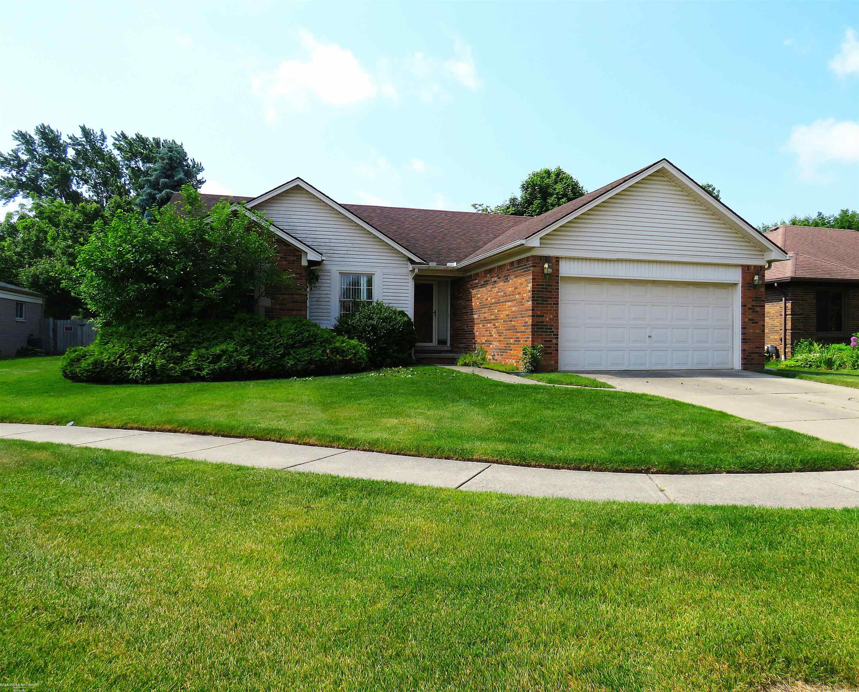 Warren City, Michigan 48092, United States, 3 Bedrooms Bedrooms, ,2 BathroomsBathrooms,Residential,Pending,148685