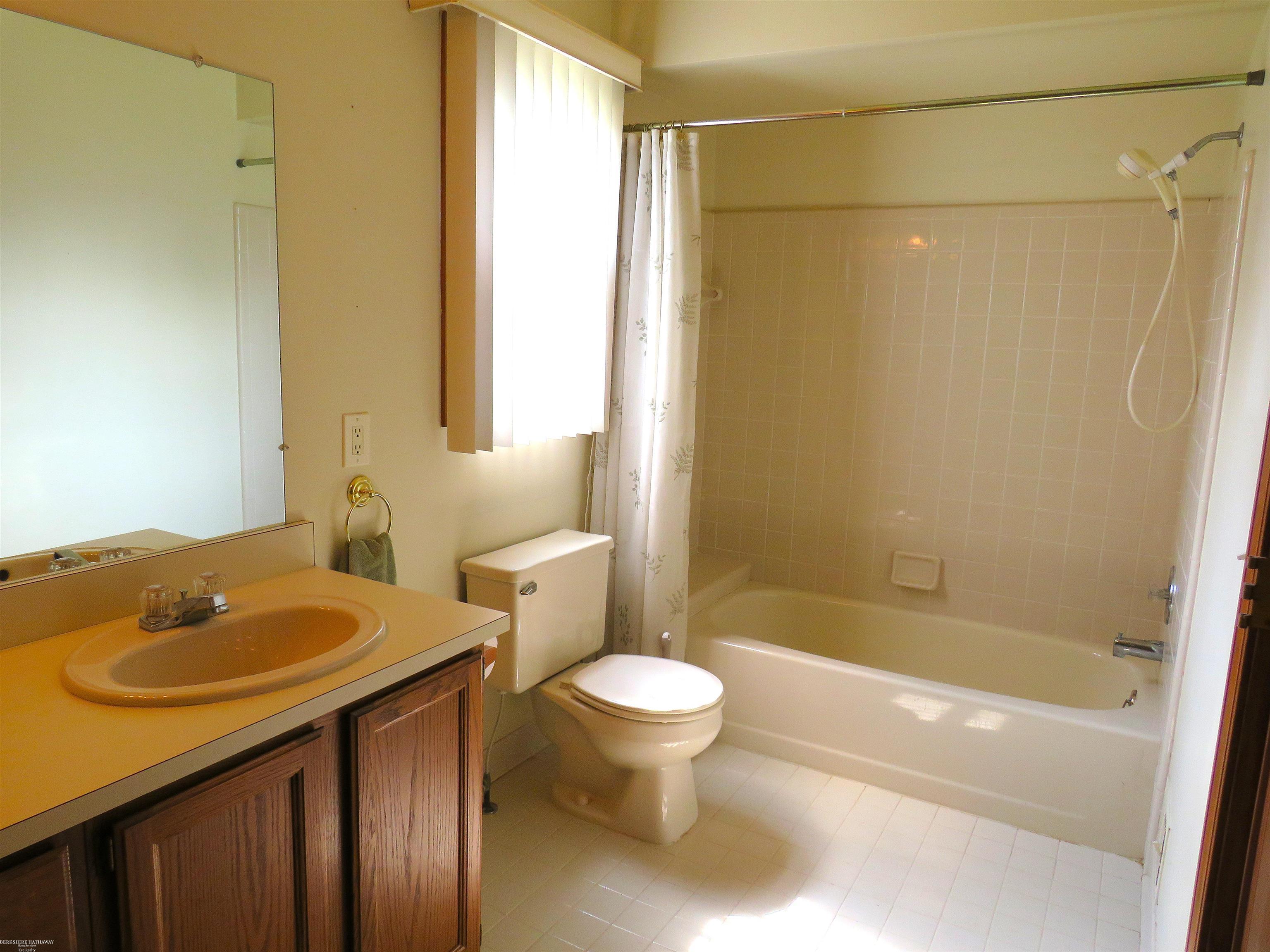 Warren City, Michigan 48092, United States, 3 Bedrooms Bedrooms, ,2 BathroomsBathrooms,Residential,Pending,148685