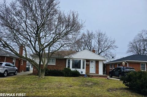 21116 Yale Street St Clair Shores City MI 48081