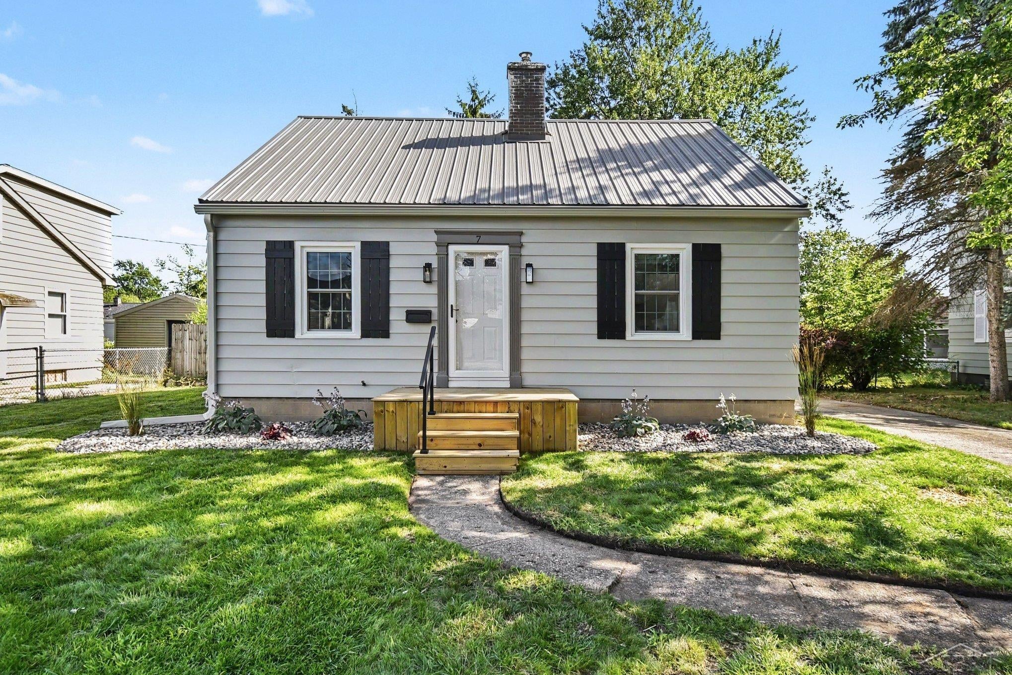 7 Southlawn Court