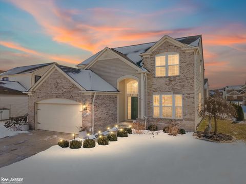 19164 Hazelton Drive Macomb Township MI 48042