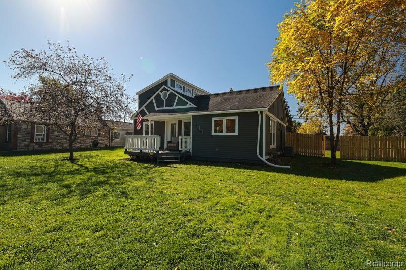 1100 Nokomis Way