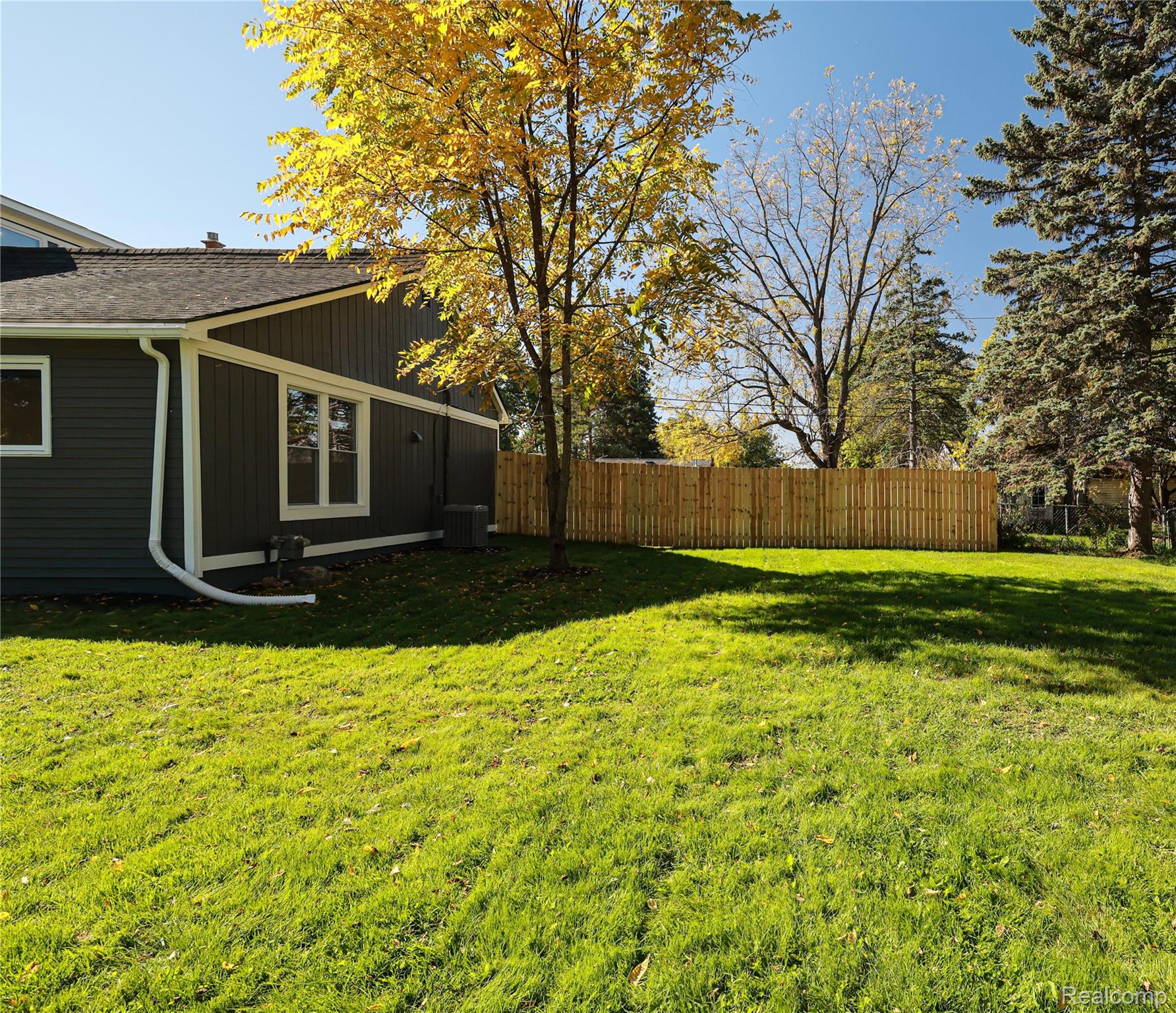 1100 Nokomis Way