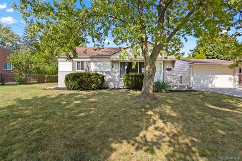 23870 Beacon Drive Farmington City MI 48336