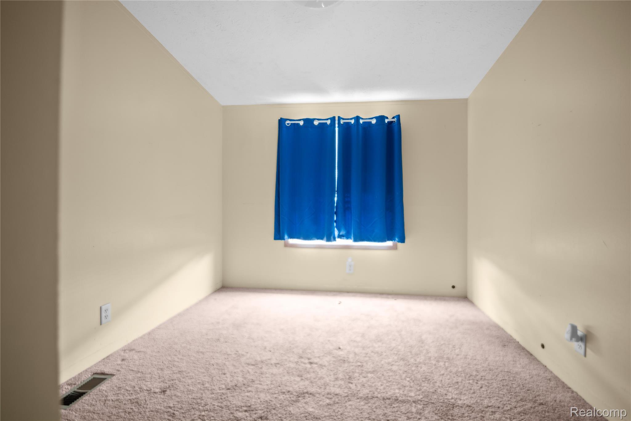 Oxford Charter Township, Michigan 48371, United States, 4 Bedrooms Bedrooms, ,2 BathroomsBathrooms,Residential,Active,196851