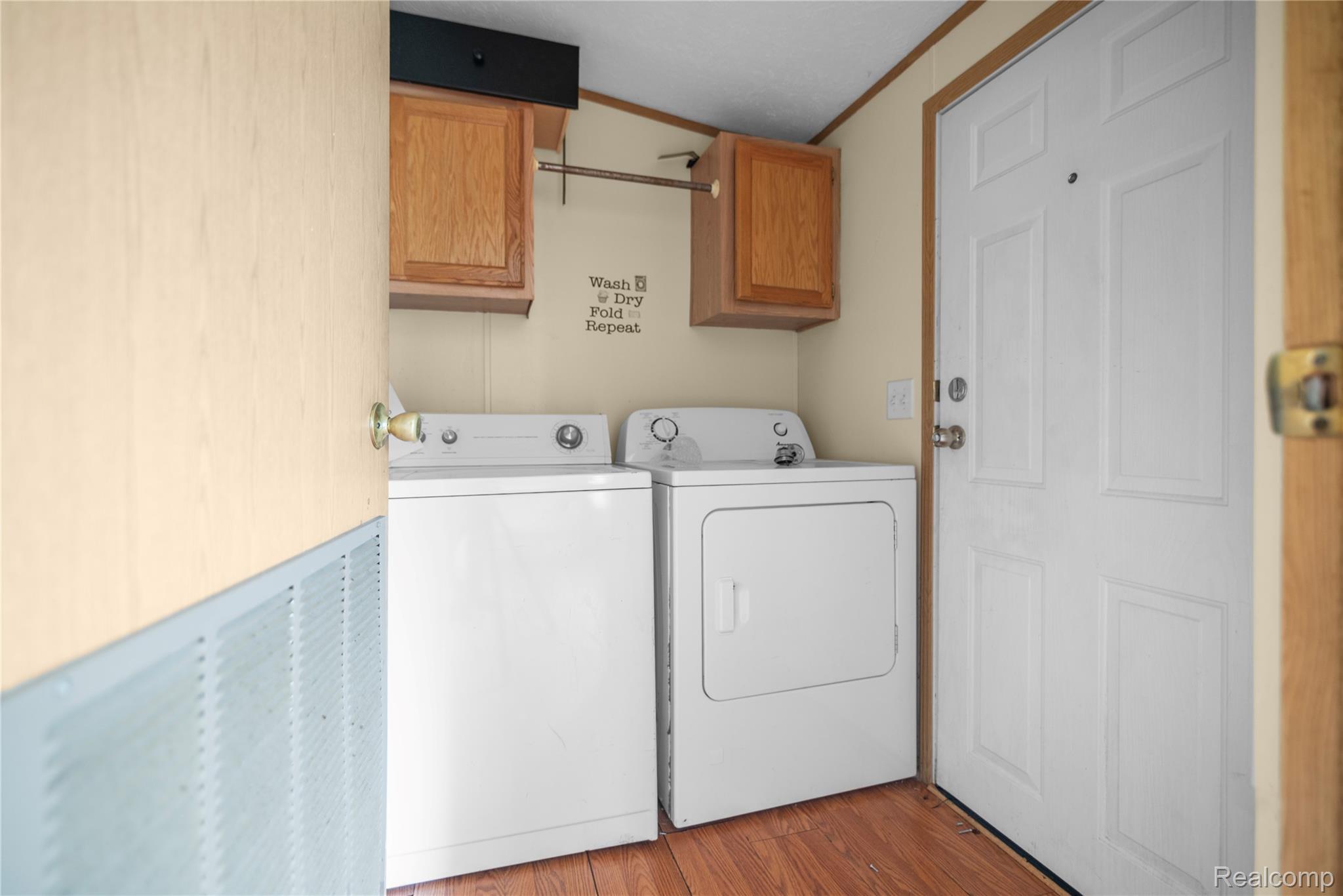 Oxford Charter Township, Michigan 48371, United States, 4 Bedrooms Bedrooms, ,2 BathroomsBathrooms,Residential,Active,196851