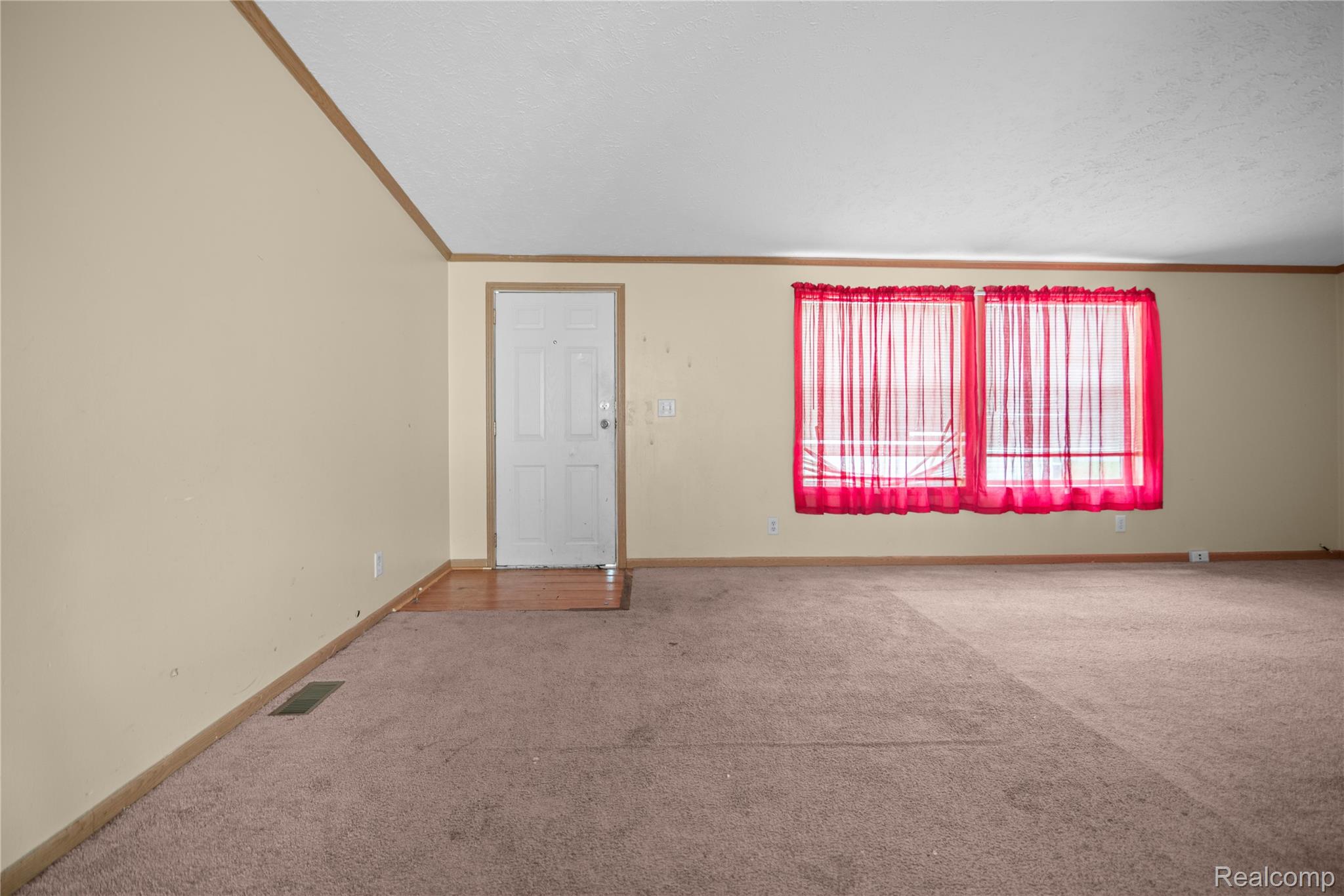 271 Laurel Leah