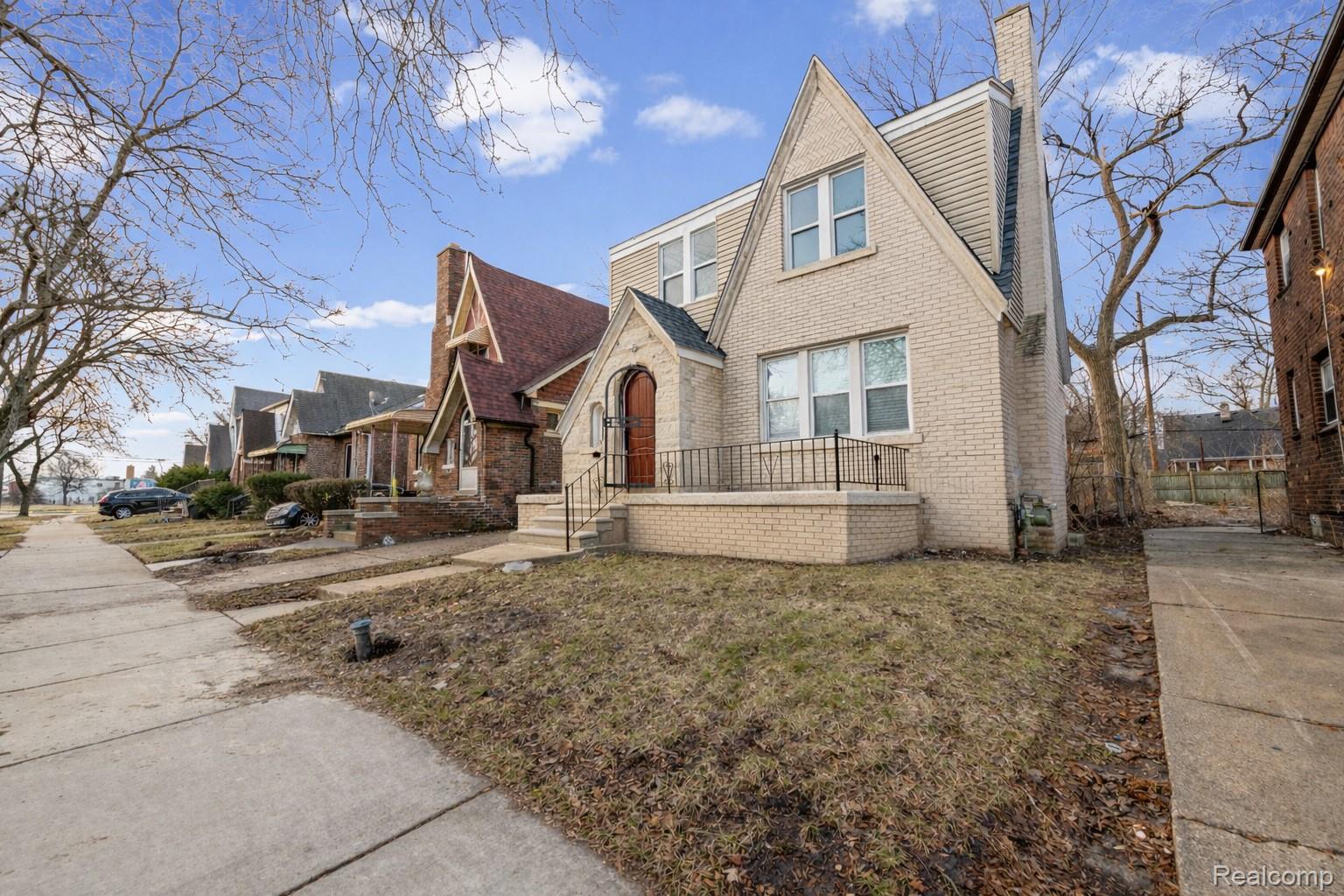 9175 Devonshire Road