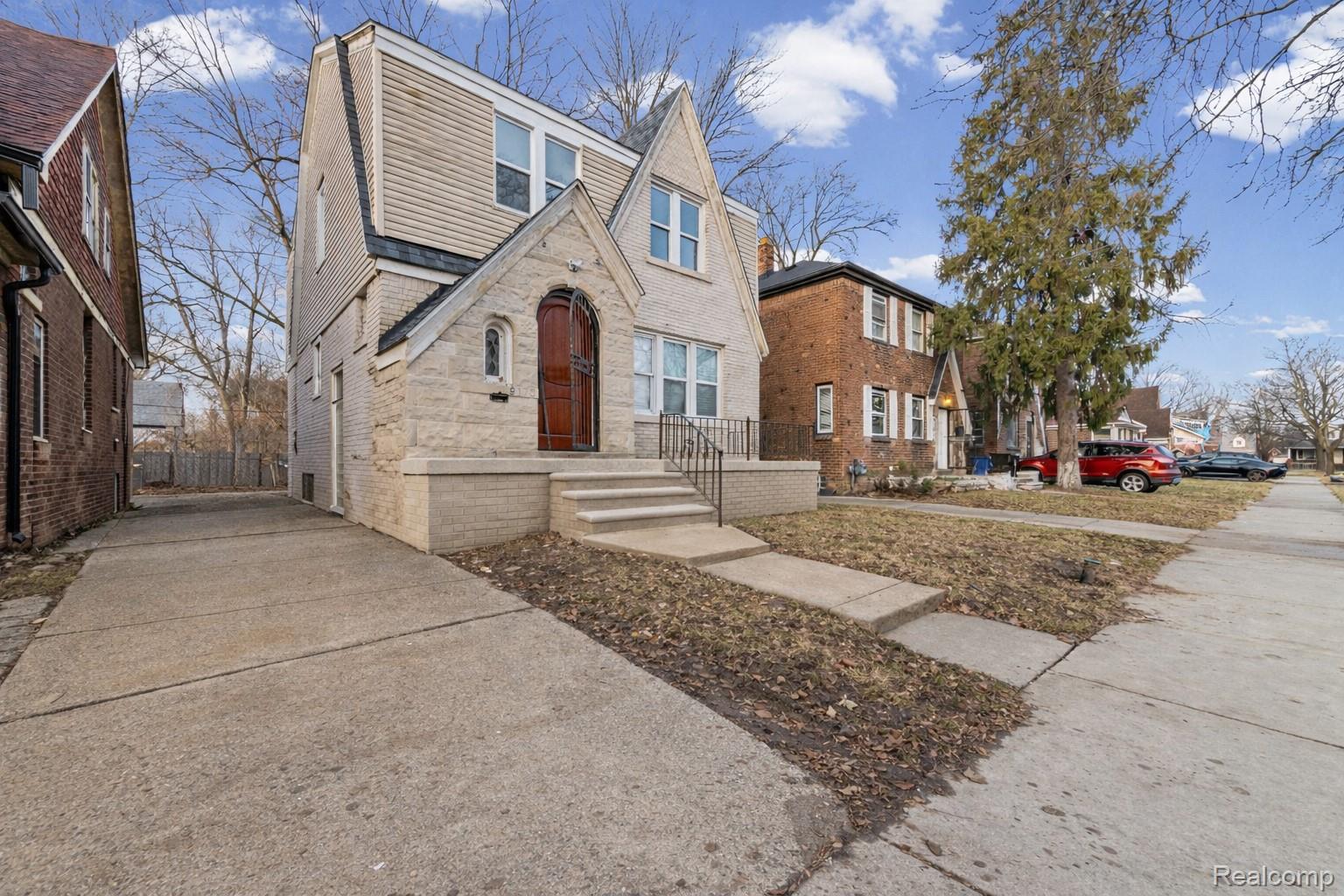 9175 Devonshire Road