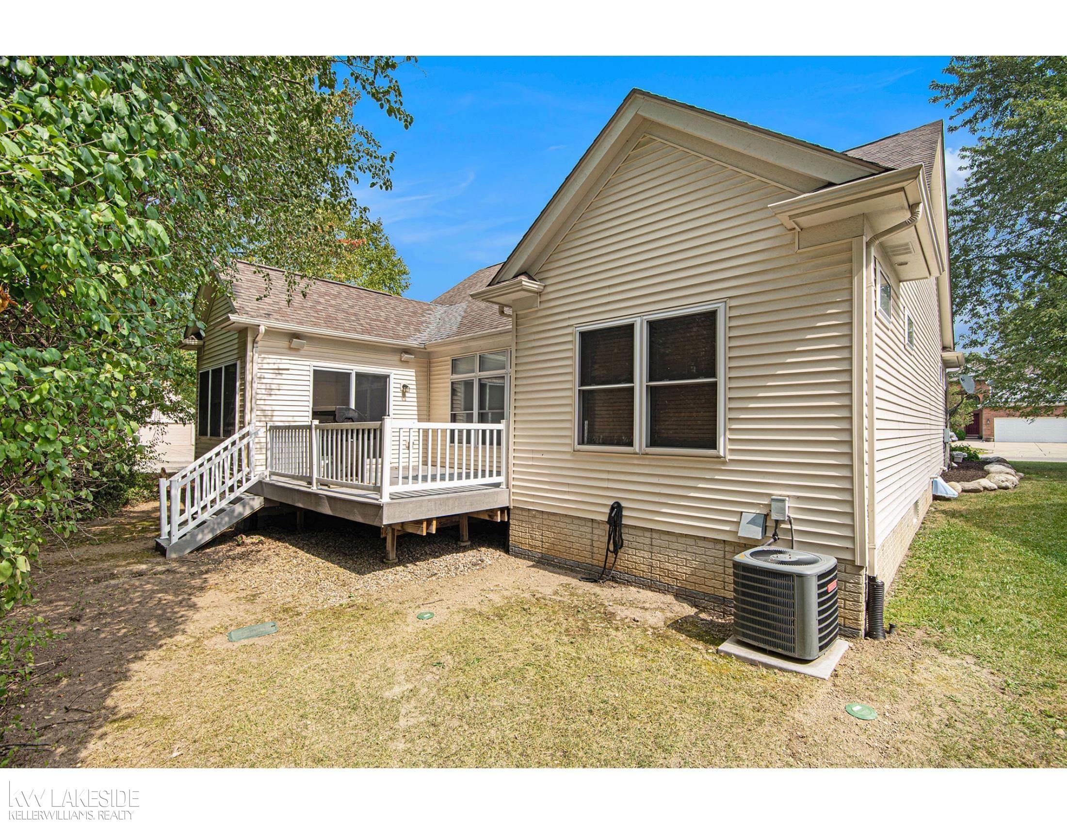 1593 Club House Court