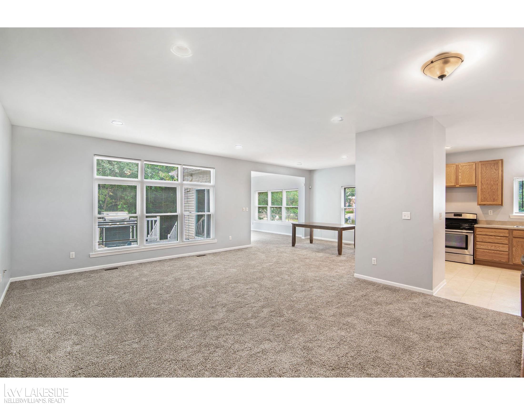 1593 Club House Court