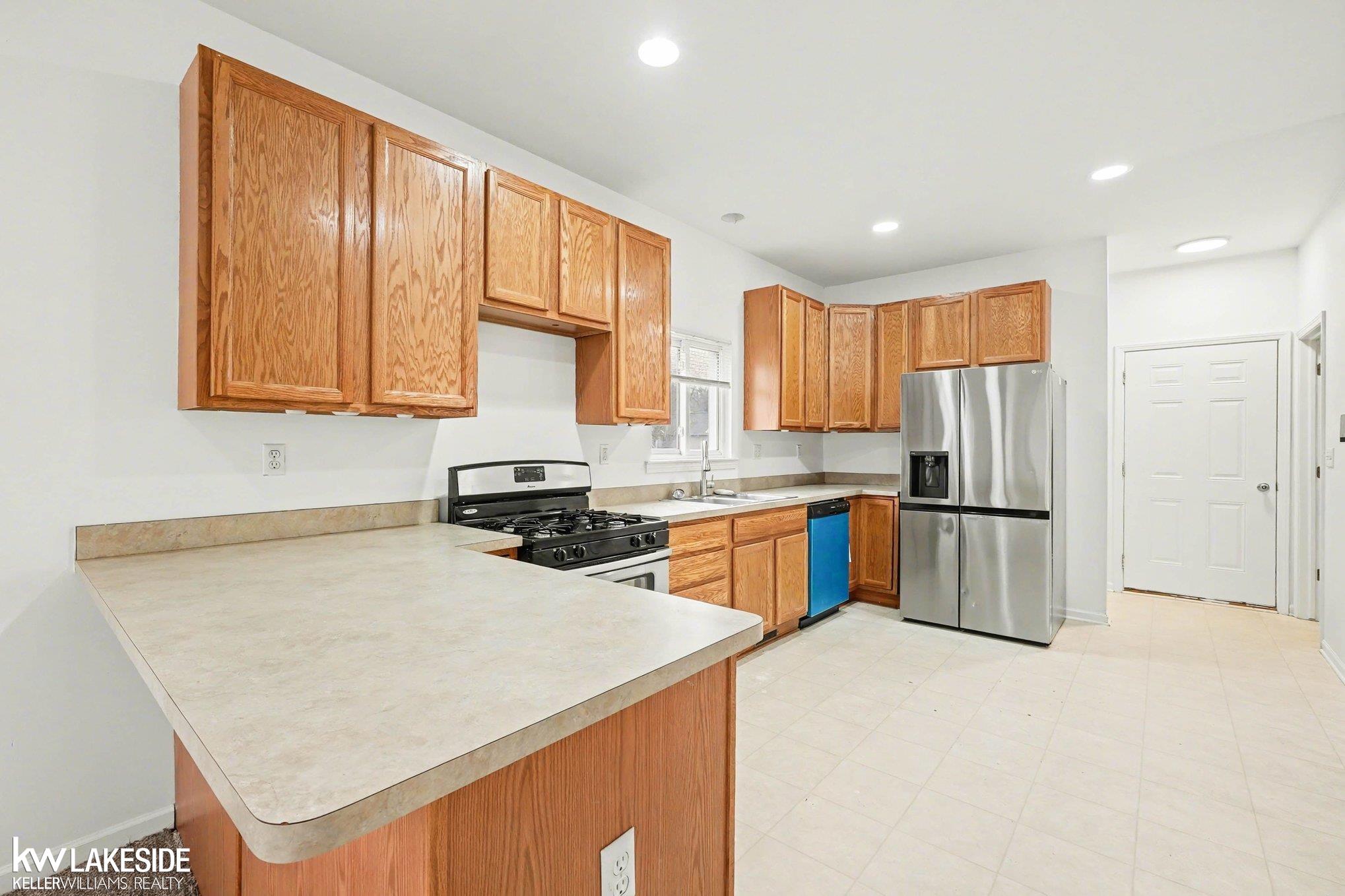 1593 Club House Court