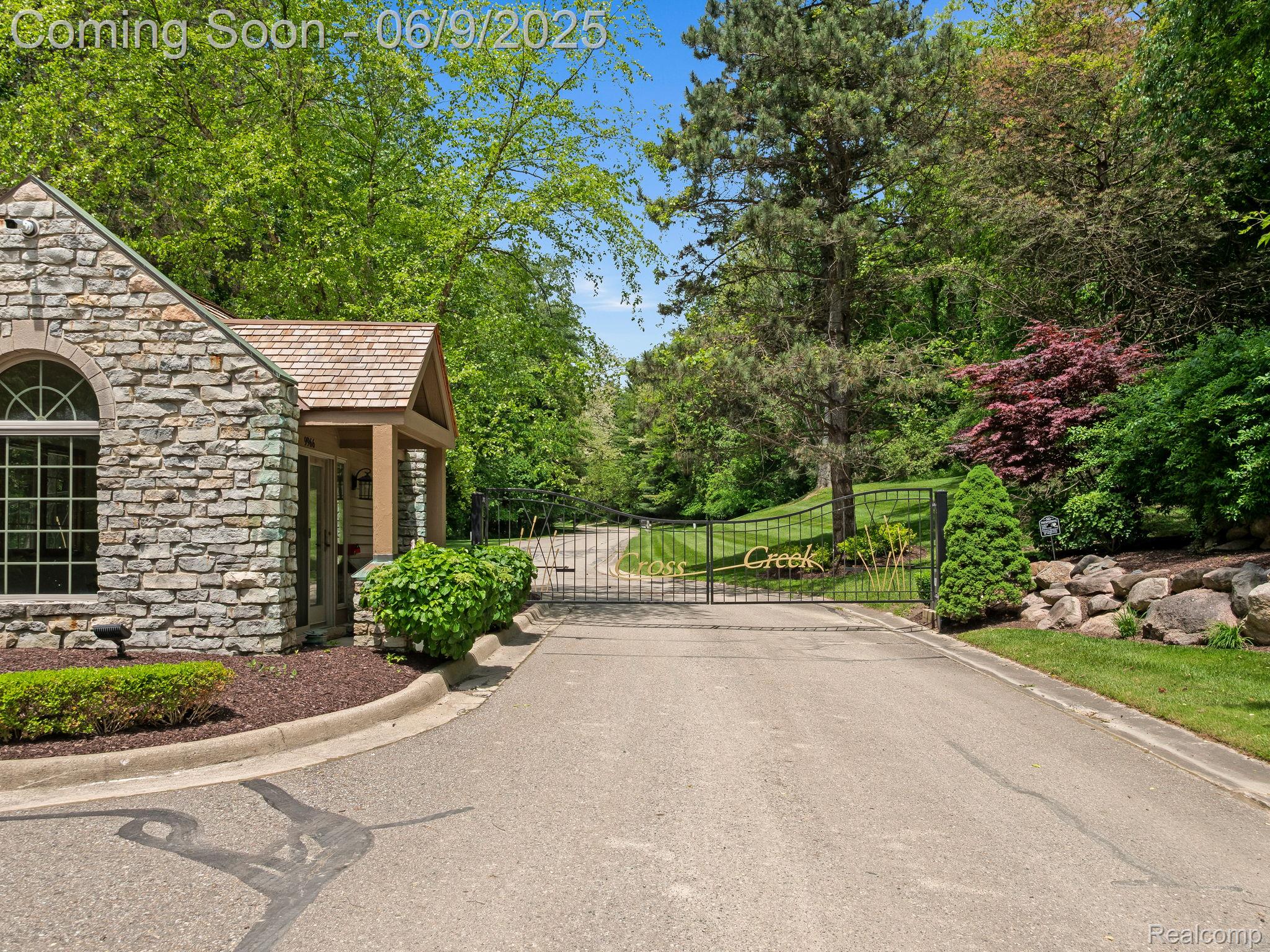 9970 S CROSS CREEK Drive W