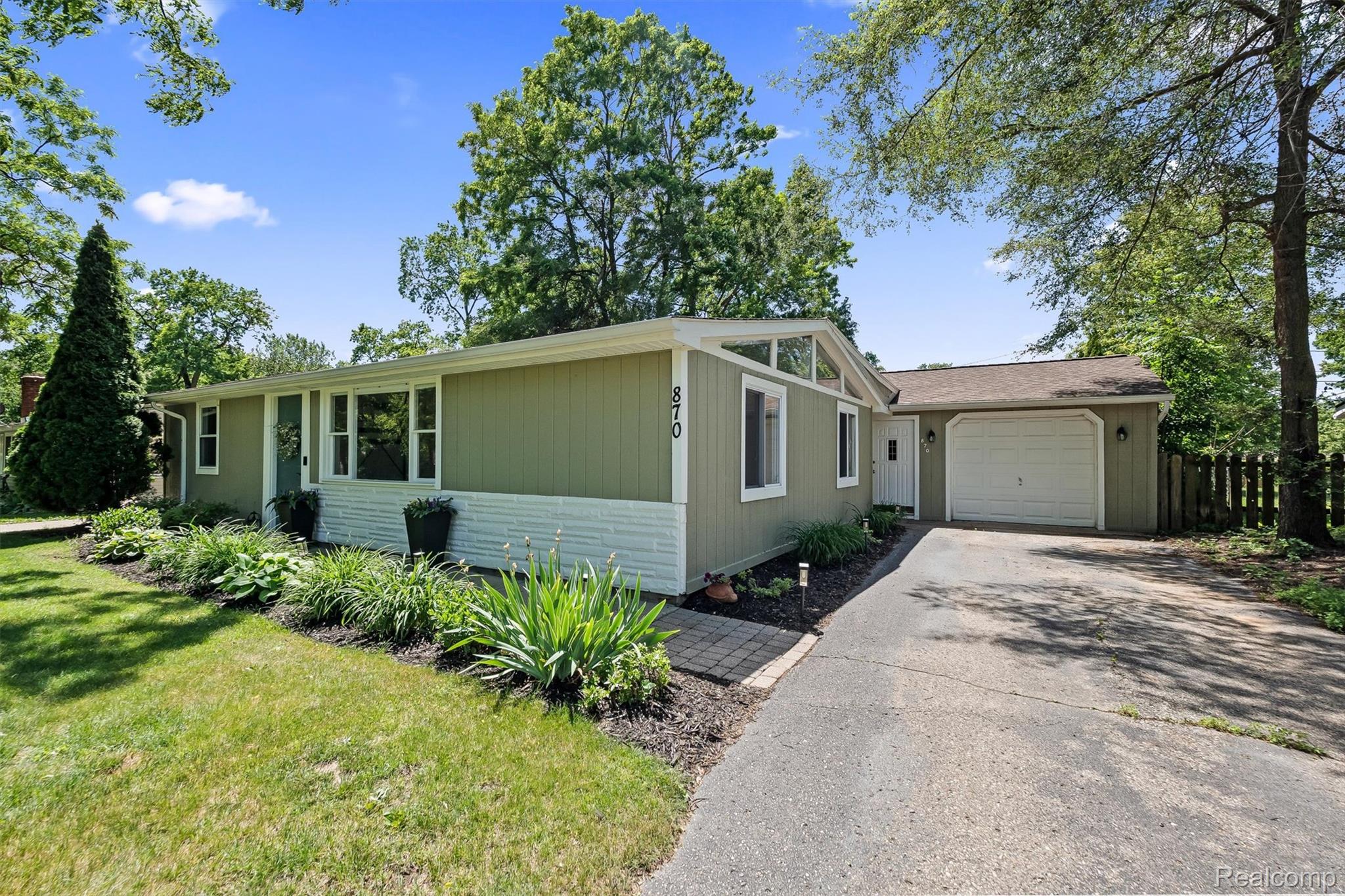 870 Pine Tree Road