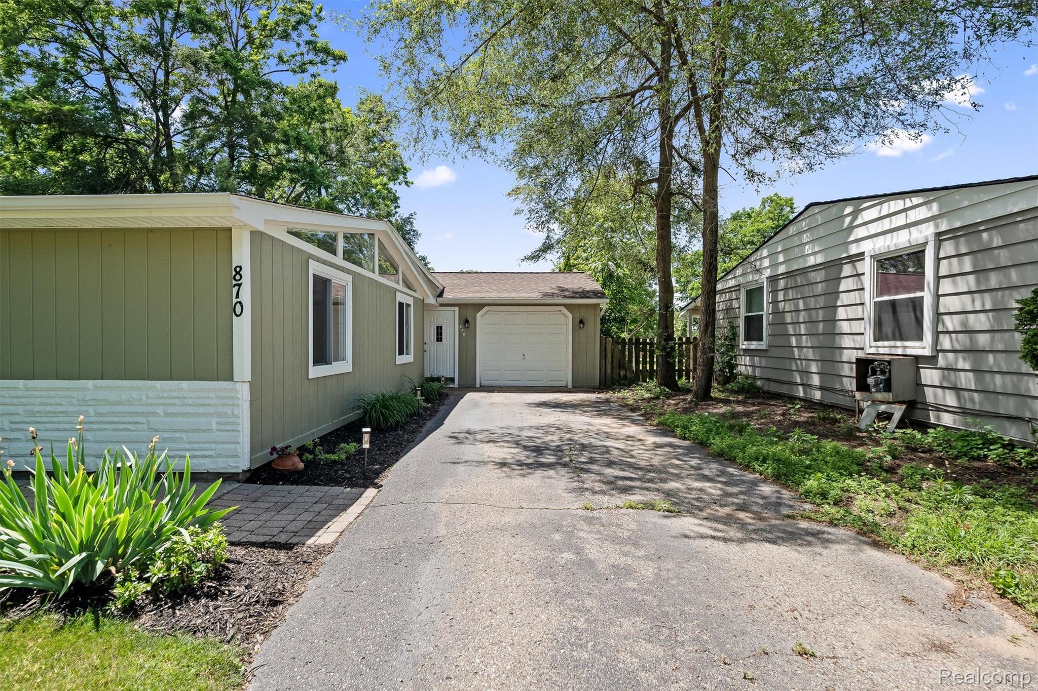 870 Pine Tree Road