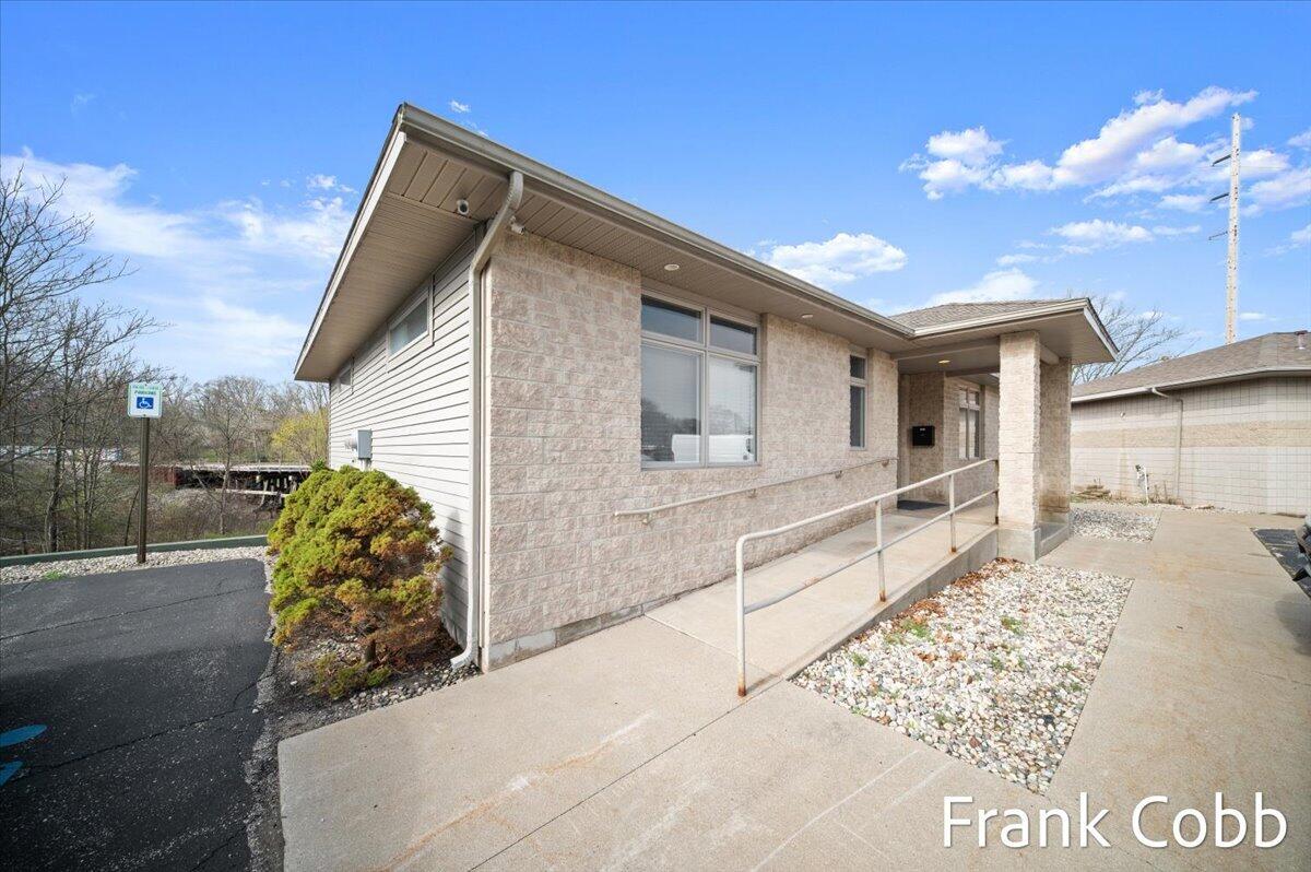 4075 Airline Highway