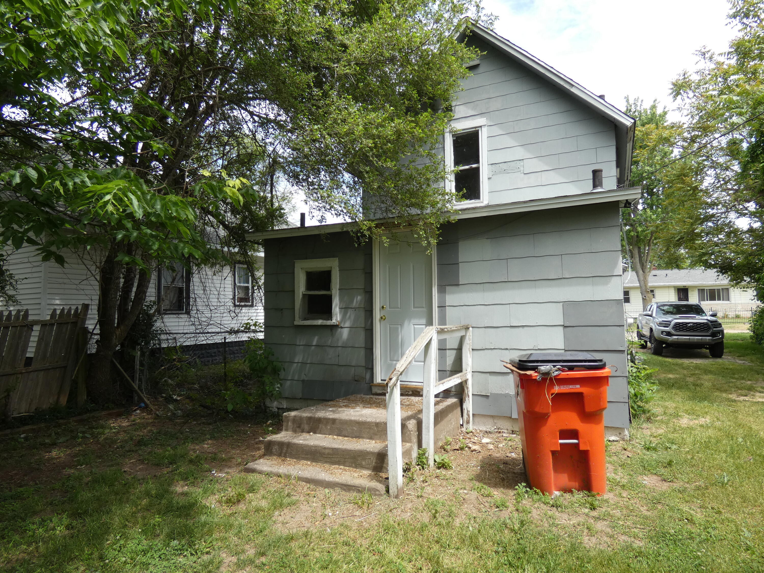 1084 Hurd Avenue