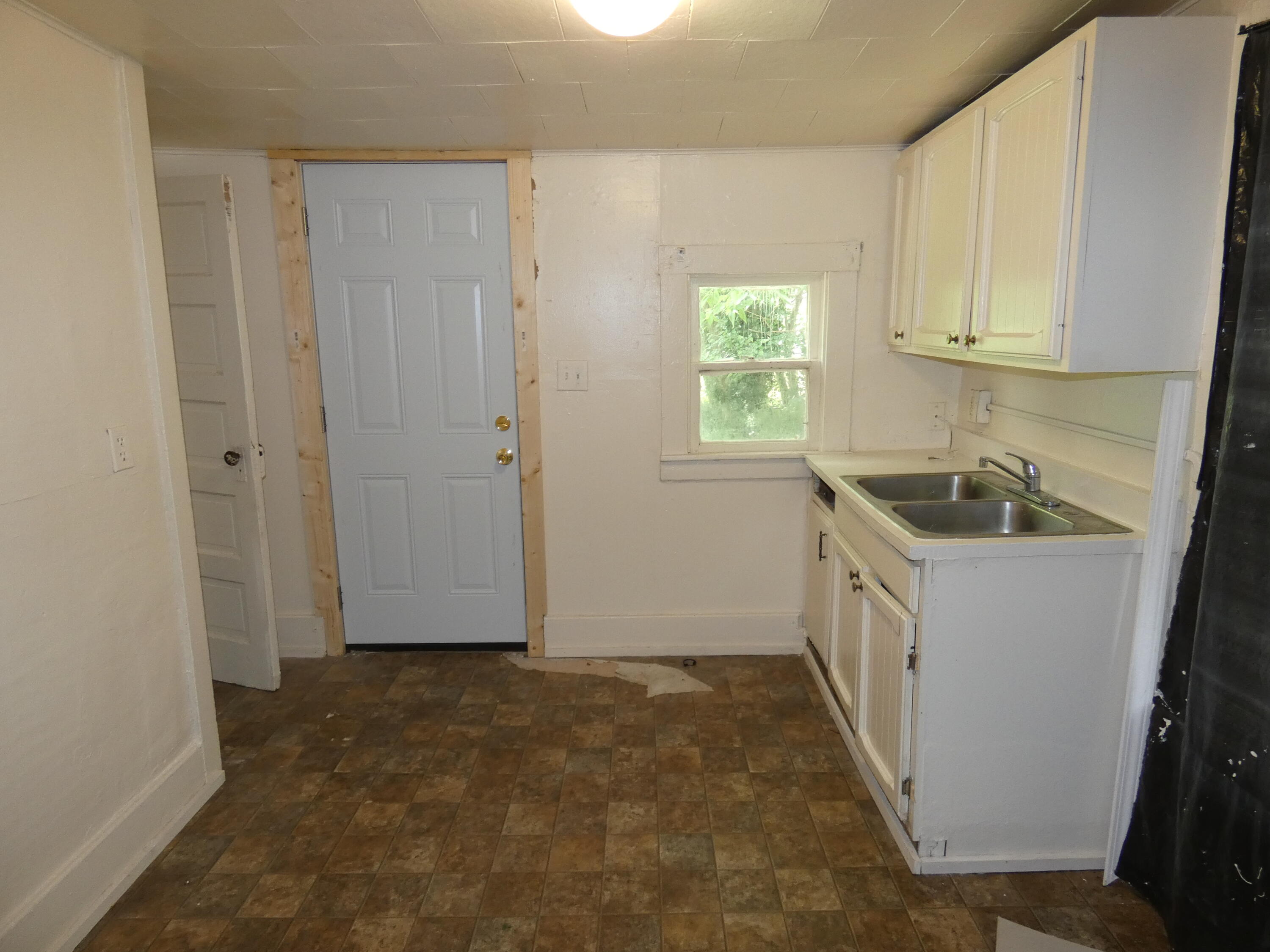 1084 Hurd Avenue