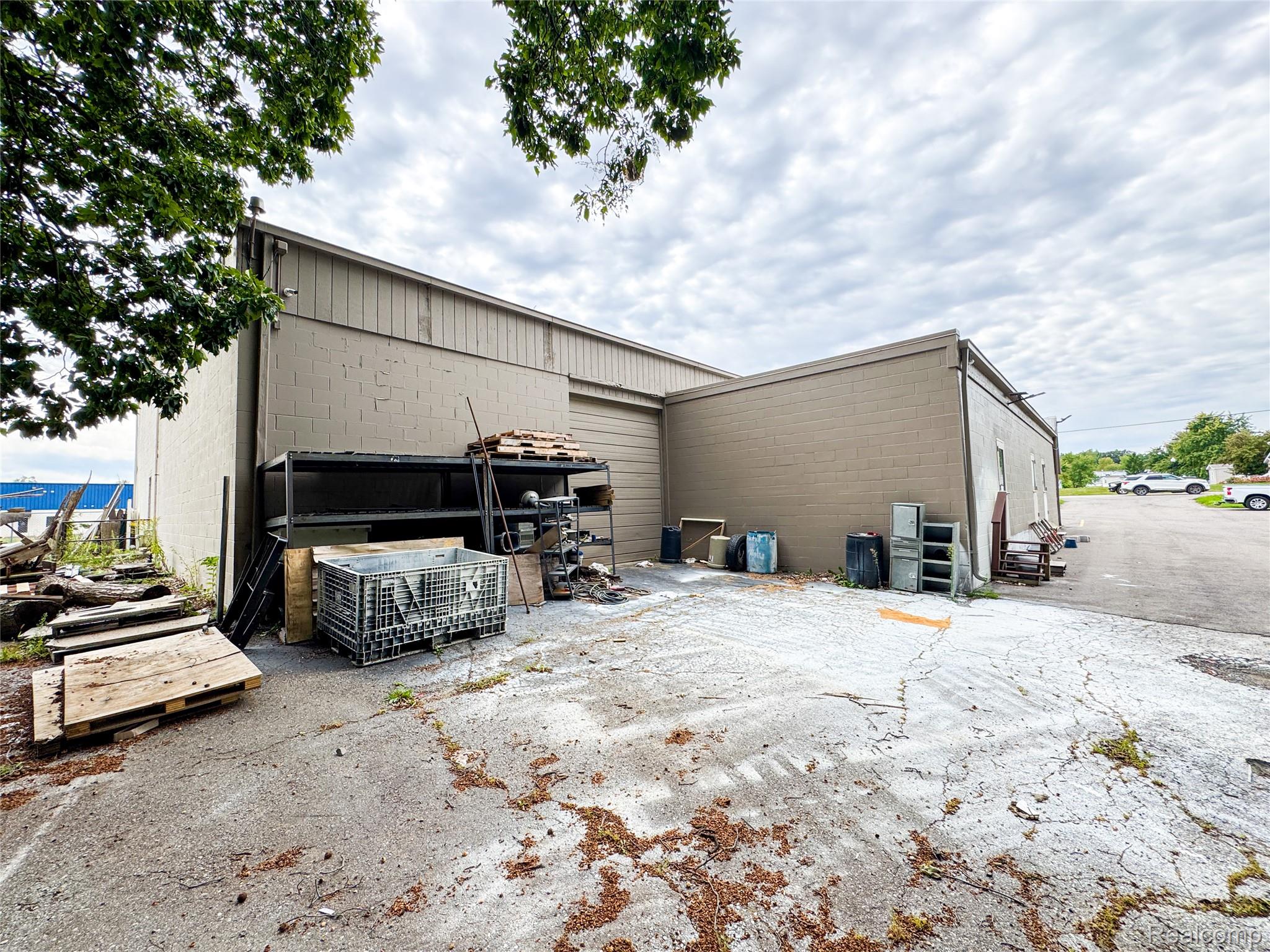 16745 Dixie Highway