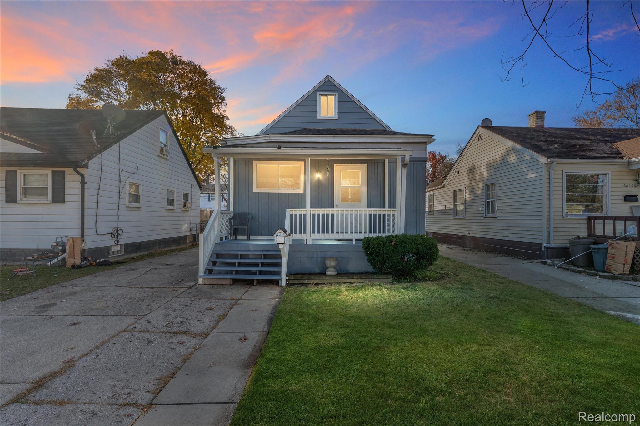 20462 Hollywood Street