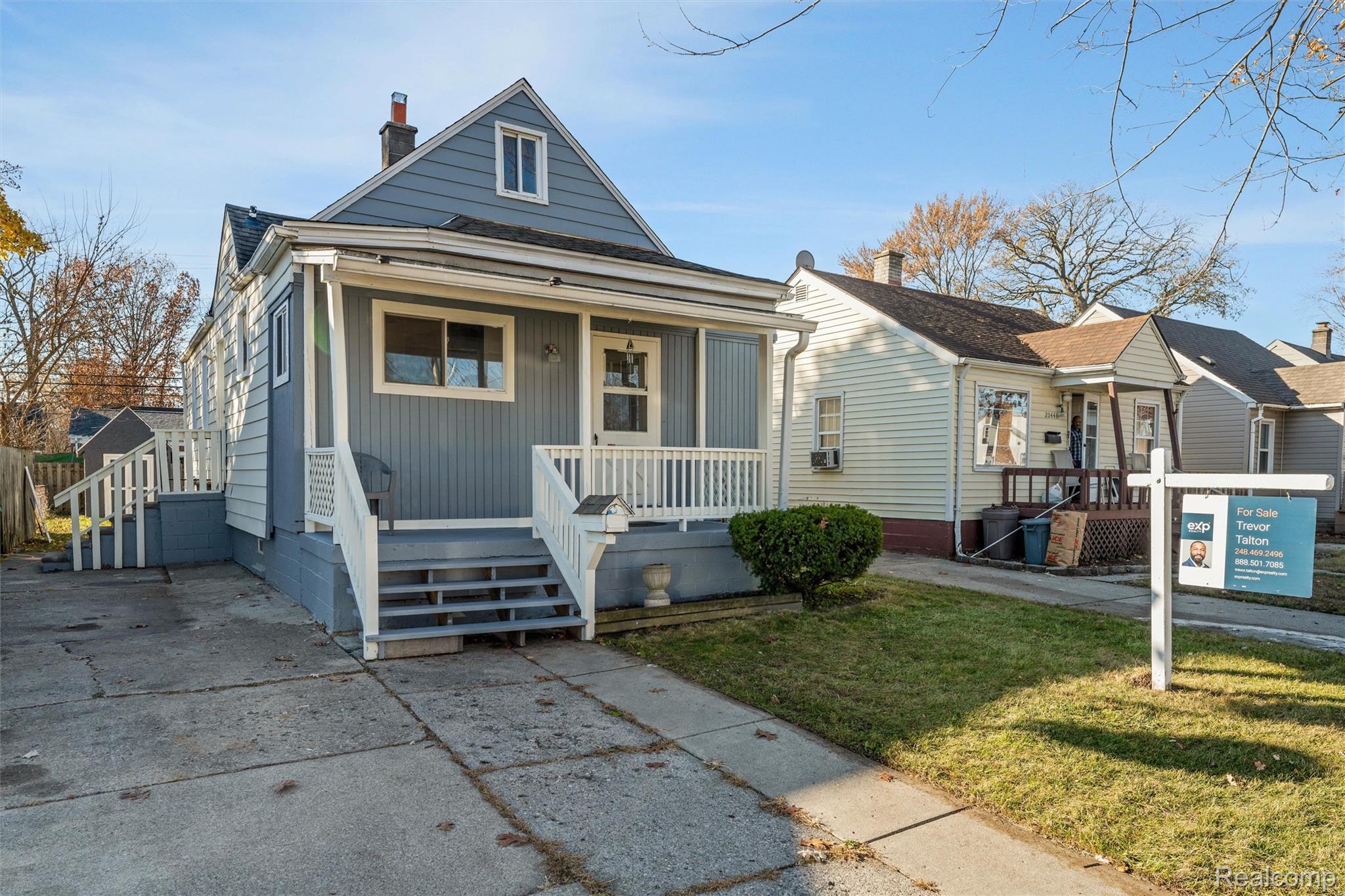 20462 Hollywood Street