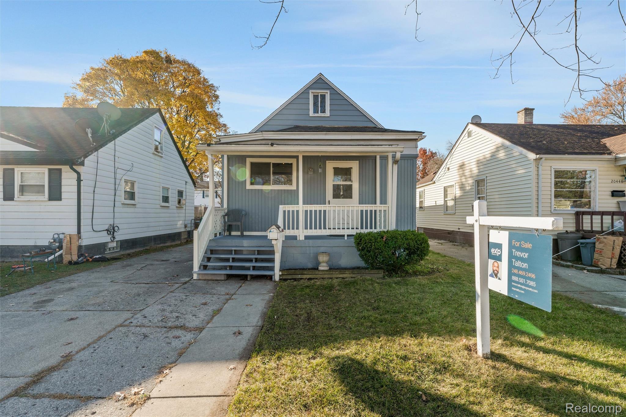 20462 Hollywood Street