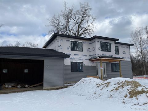 5031 Clintonville Road Independence Charter Township MI 48346