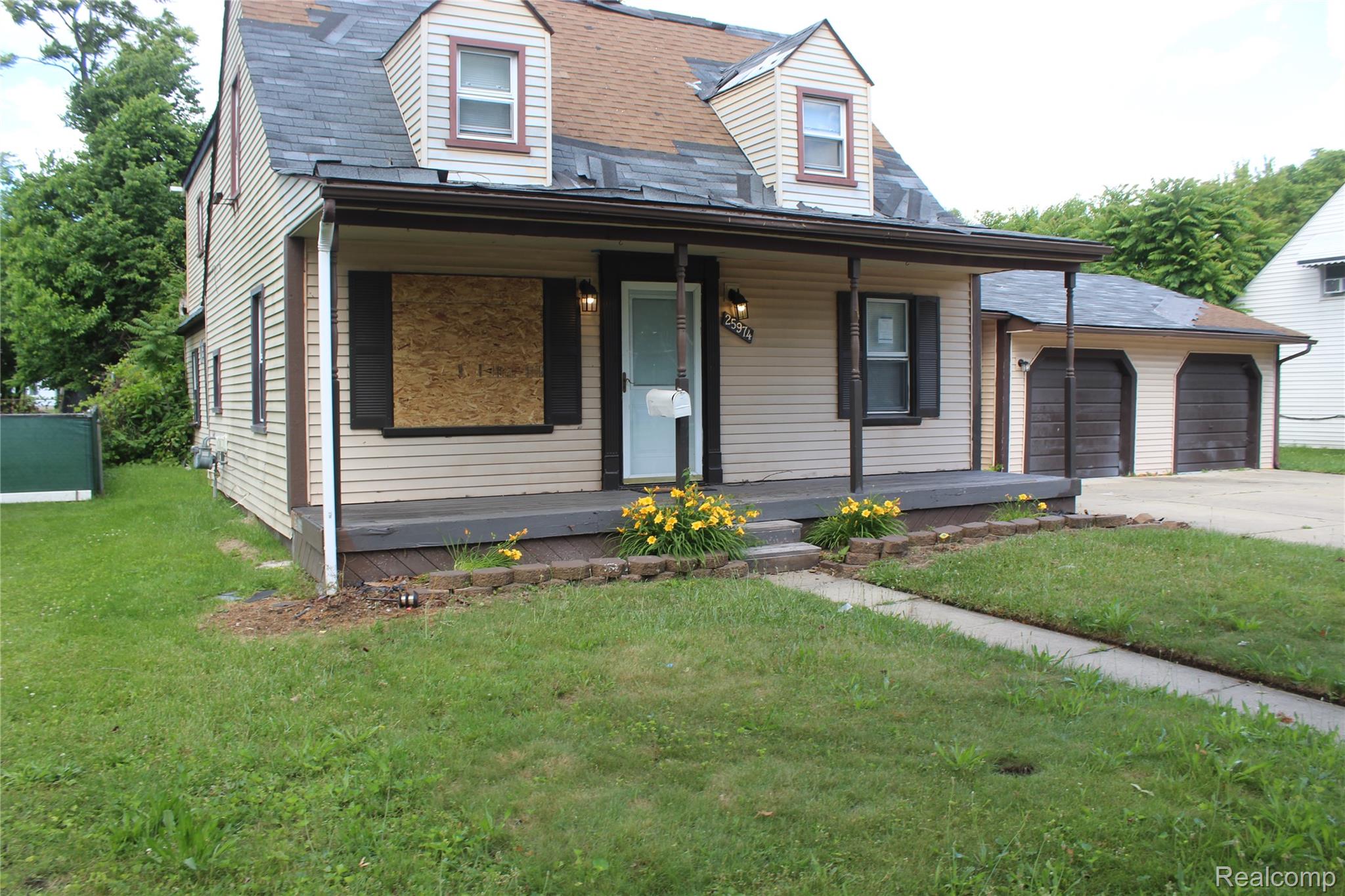 3 Bedroom 3 Bath in Dearborn heights