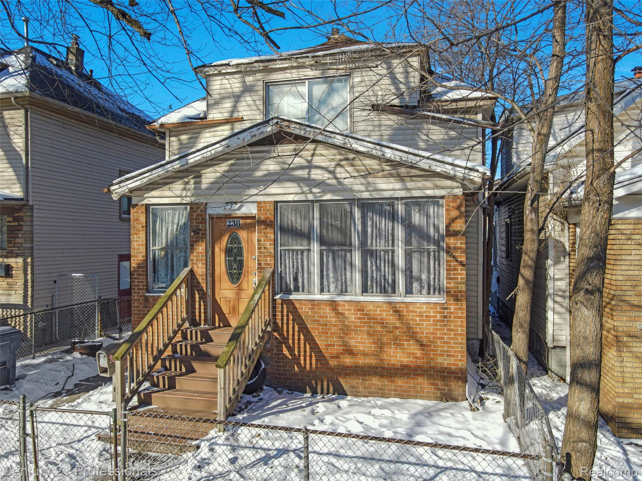 238 Richter St Street